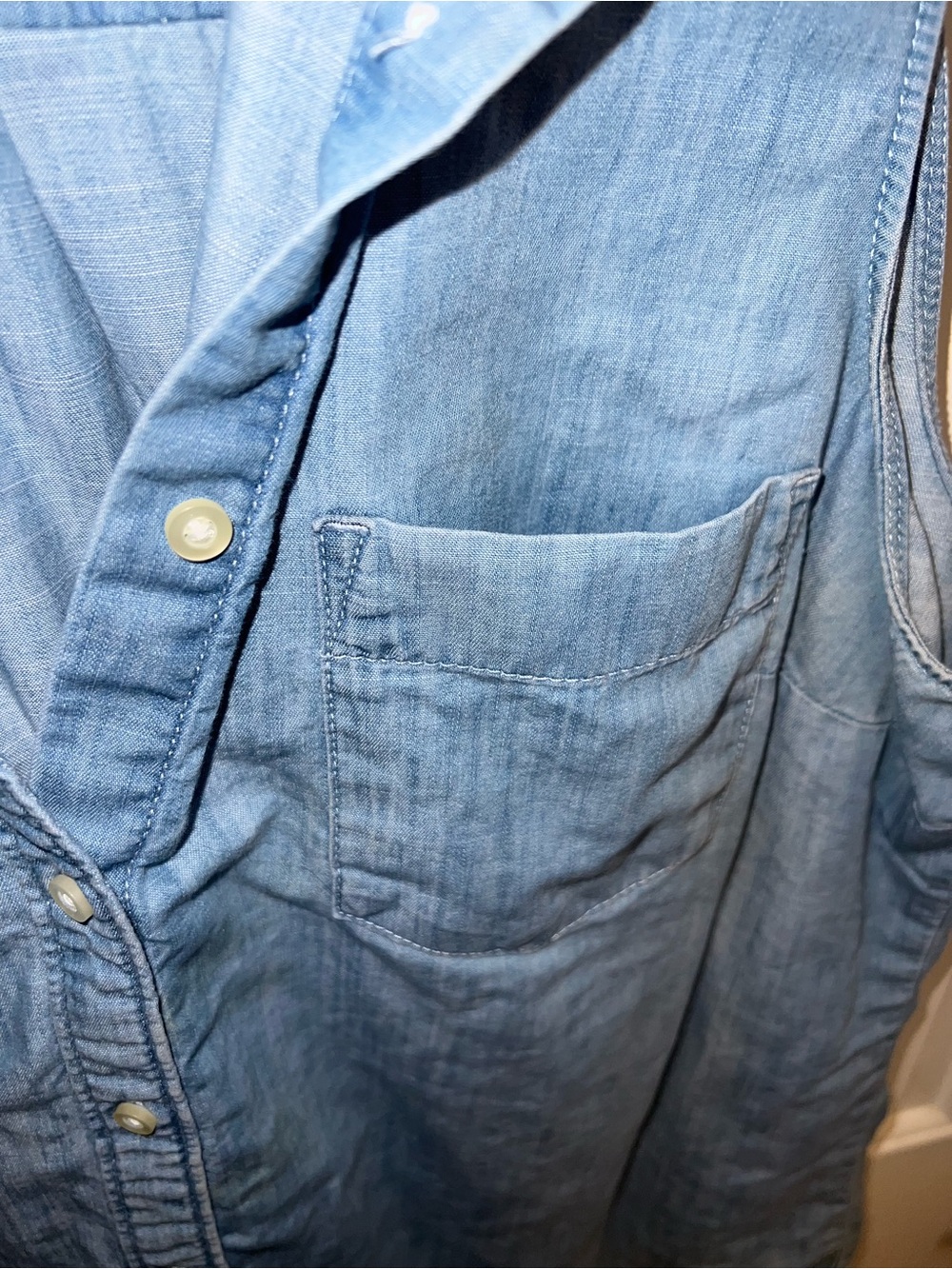 St John’s Bay Sleeveless Light Wash Chambray Button-Up Shirt XL - Picture 4 of 9